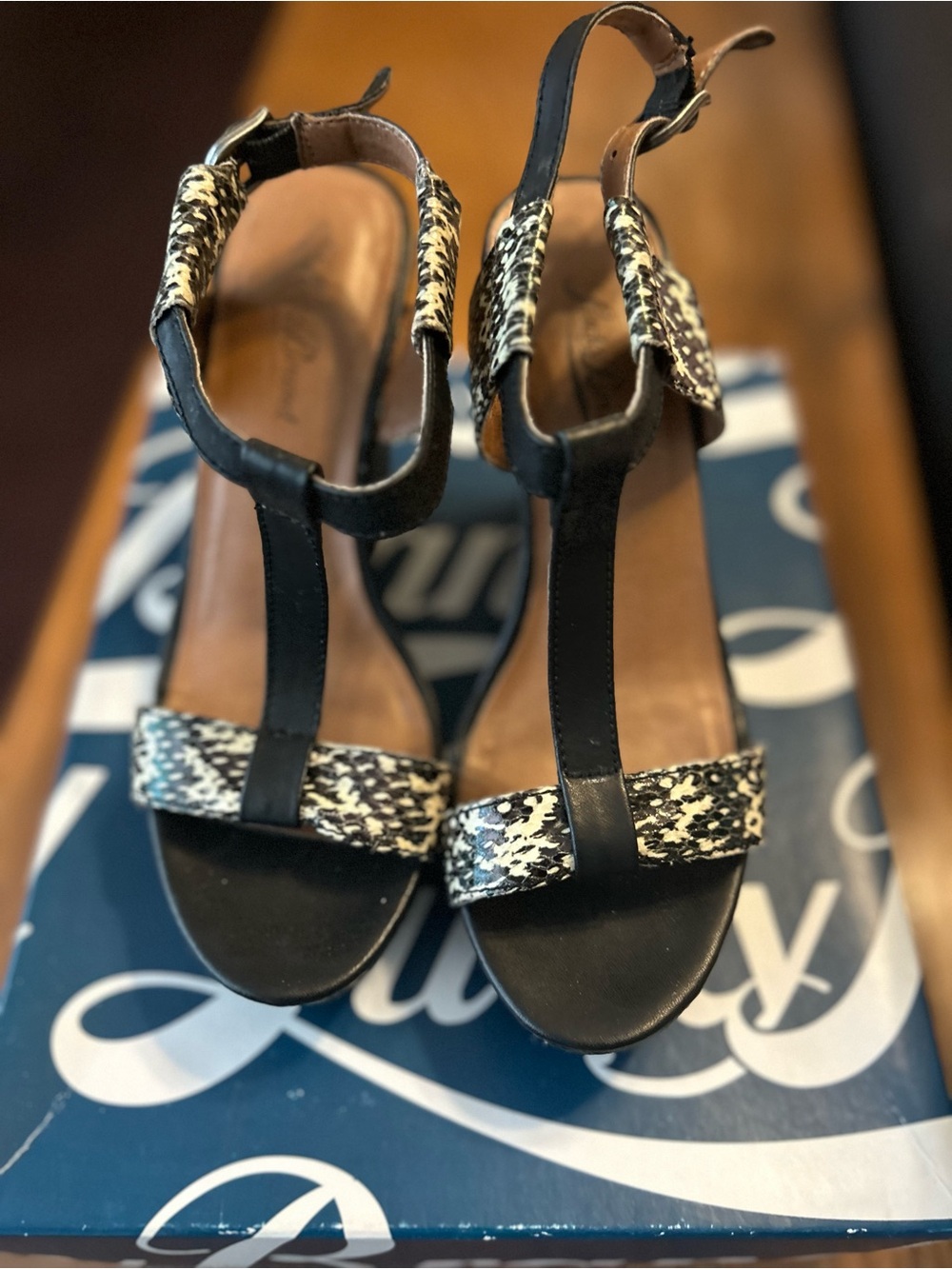 Black & White T-Strap Women’s wedge  Sandals by Lucky Brand w box